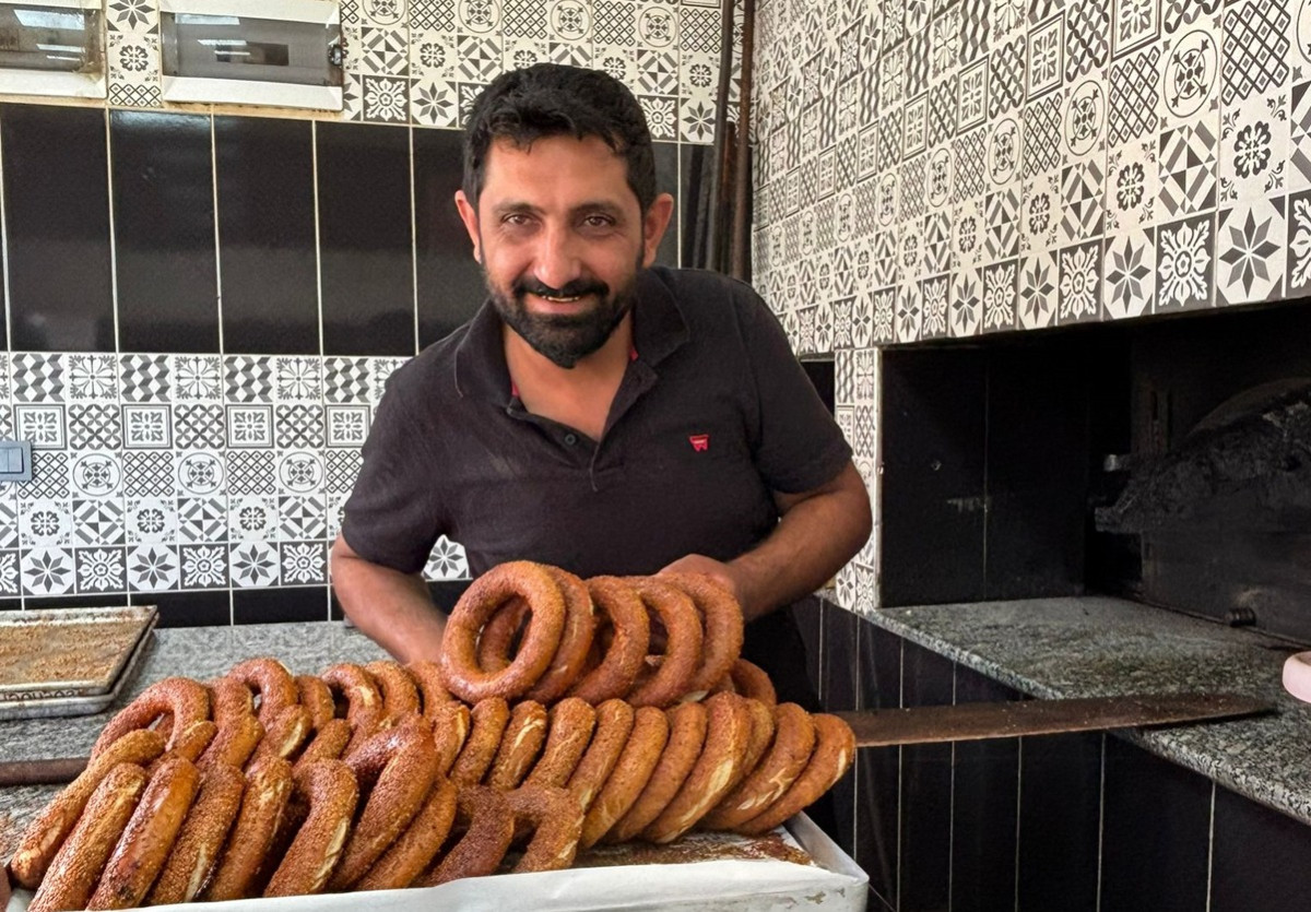 Konya da Kara Simidin Adresi: Serdar Simit, 23 Yıllık Tecrübesiyle Üretiyor
