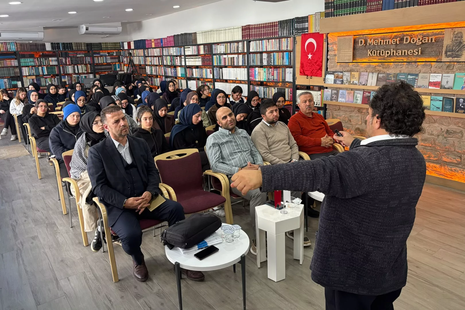 Konya’da Öğrenciler Yazar ve Akademisyenlerle Buluşuyor
